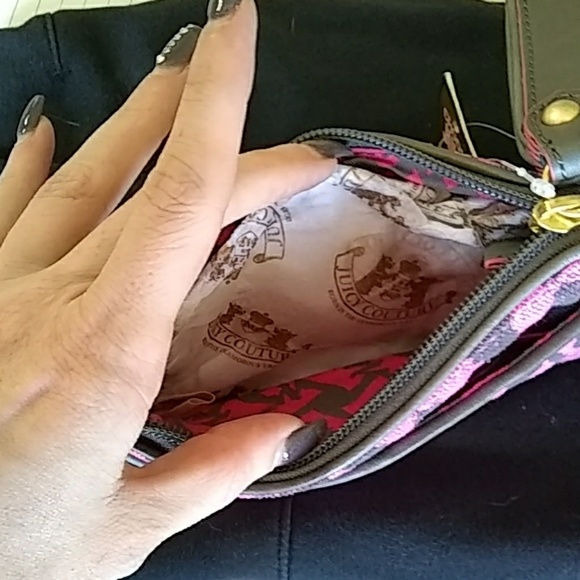 Juicy couture brand new wristlet wallet - Picture 5 of 7